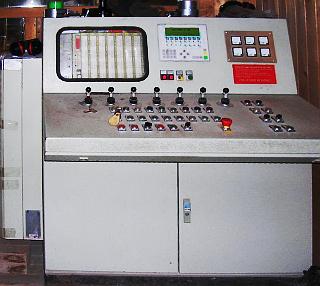 Plastersteinmaschine Steuerpult